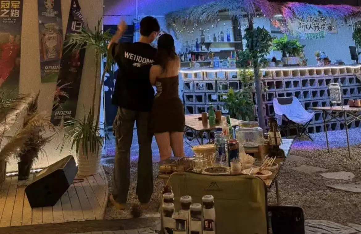 夜晚约会